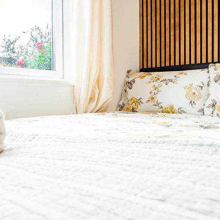 Earley Luxury Ensuite Room With Private Entrance Reading Exterior foto